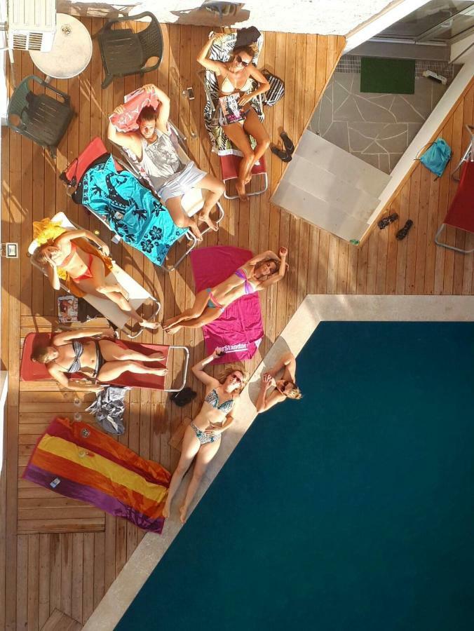 Apartment Labirint King